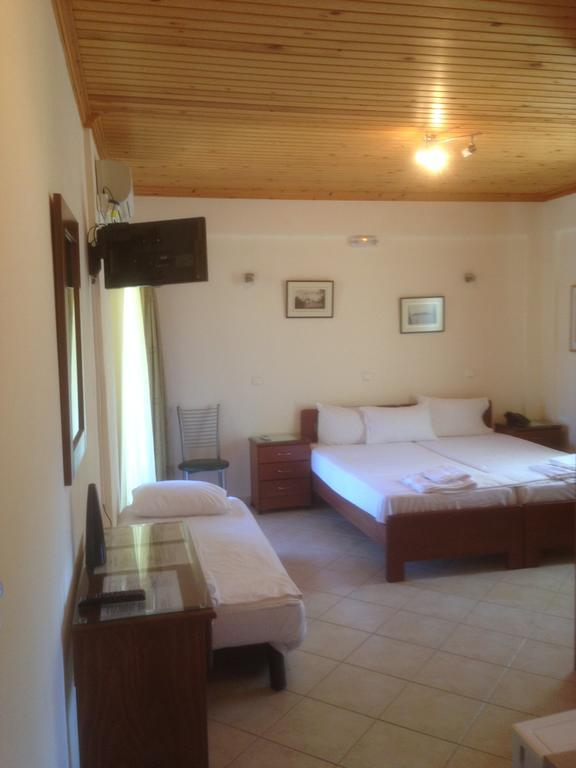 Villa Agni Yénion Buitenkant foto