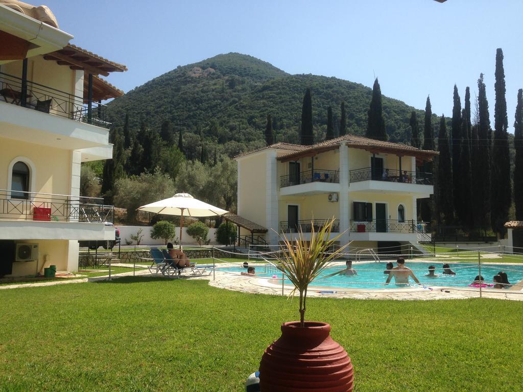 Villa Agni Yénion Buitenkant foto
